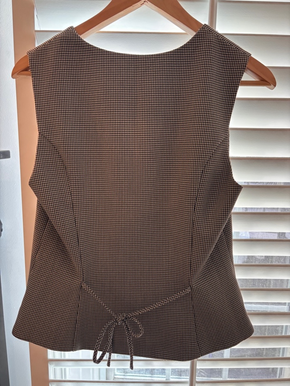 Abercrombie & Fitch Black and White Houndstooth Button Vest - Picture 2 of 2